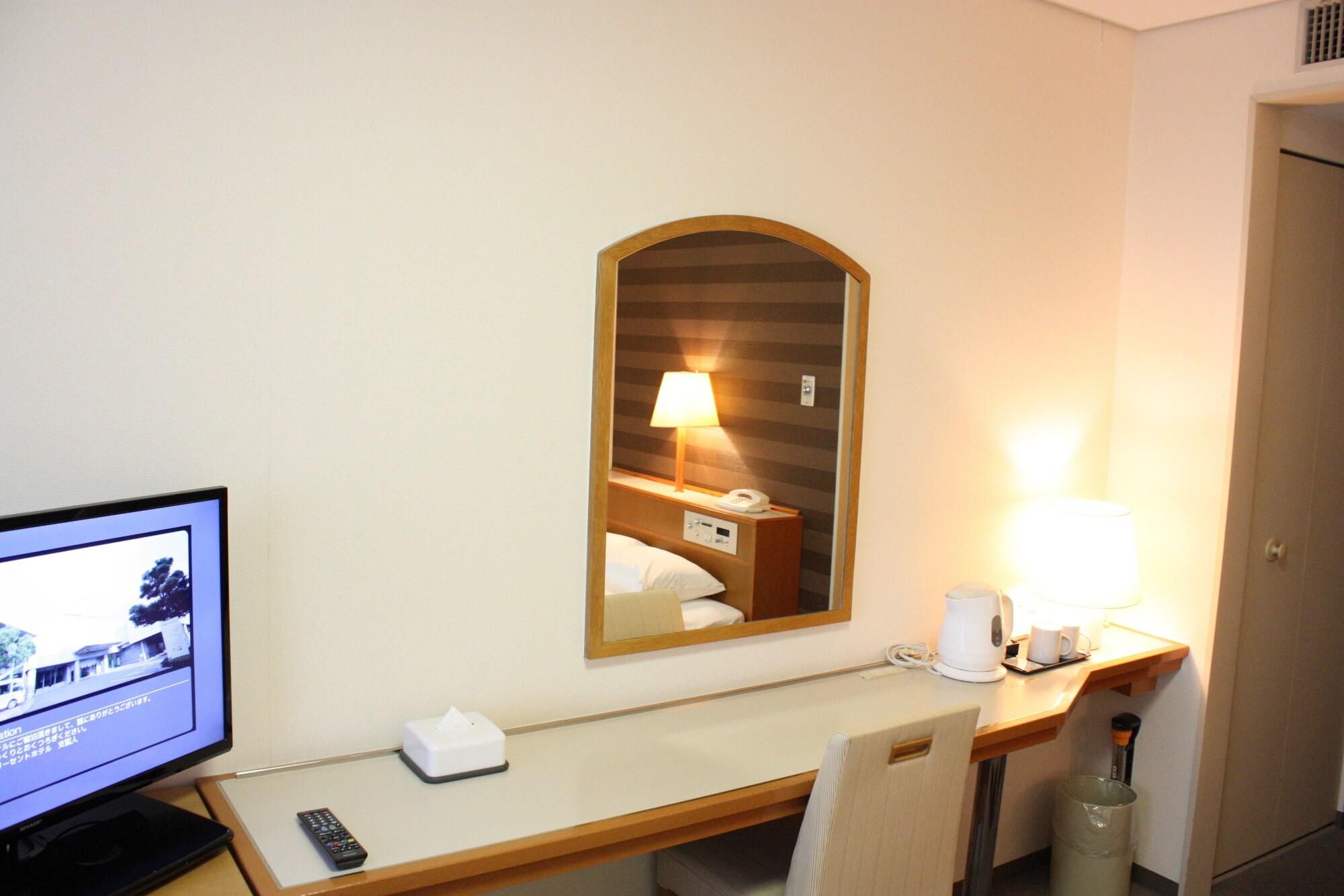 Fukuoka Recent Hotel Екстериор снимка