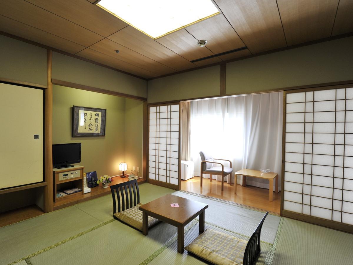 Fukuoka Recent Hotel Екстериор снимка